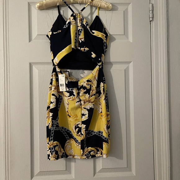 Racerback Printed Bodycon Dress_S Juniors - Picture 3 of 13